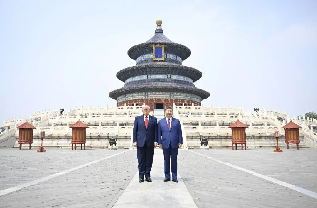 高清大图！习近平同美国总统特朗普参观天坛